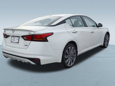 Used 2024 Nissan Altima 2.5 SL image 9