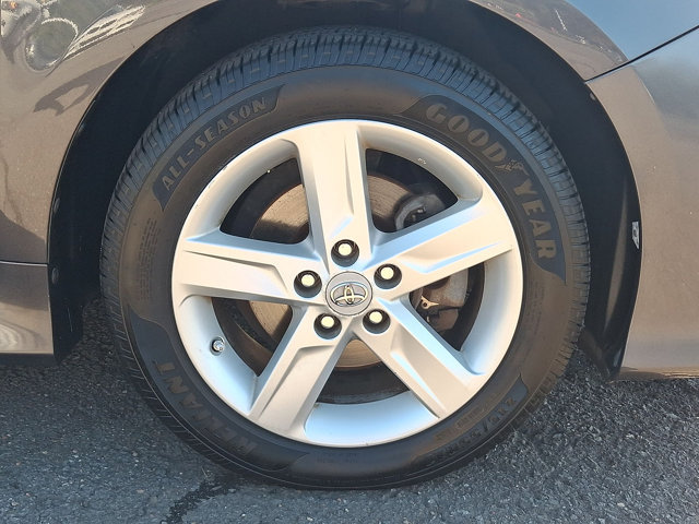 Used 2012 Toyota Camry SE FWD image 26