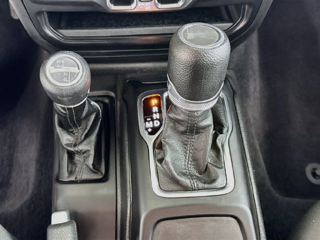 Used 2023 Jeep Wrangler Unlimited Sport AWD/4WD image 21