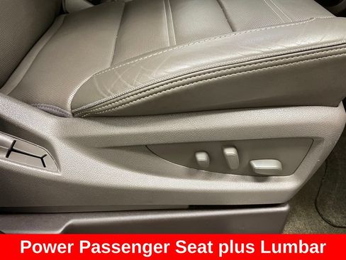 Used 2016 GMC Yukon Denali w/ Open Road Package AWD/4WD image 15