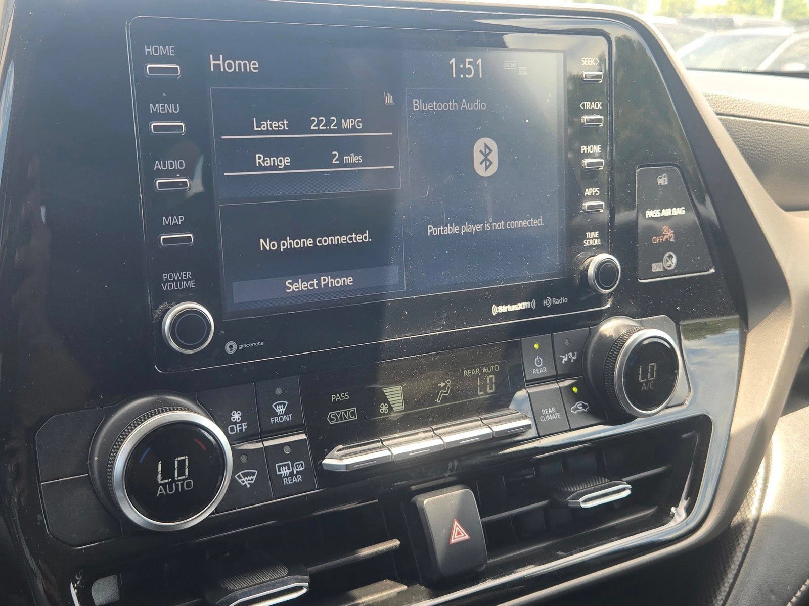 Used 2021 Toyota Highlander LE FWD image 34