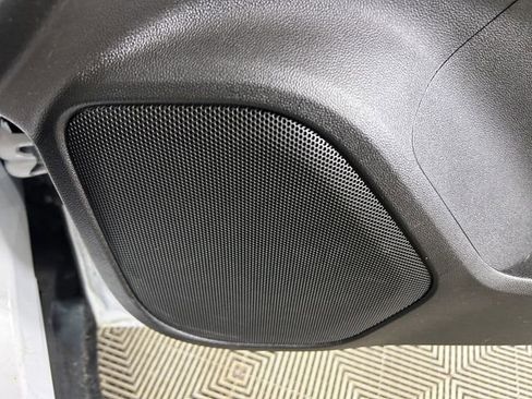 Used 2023 GMC Acadia SLE image 31