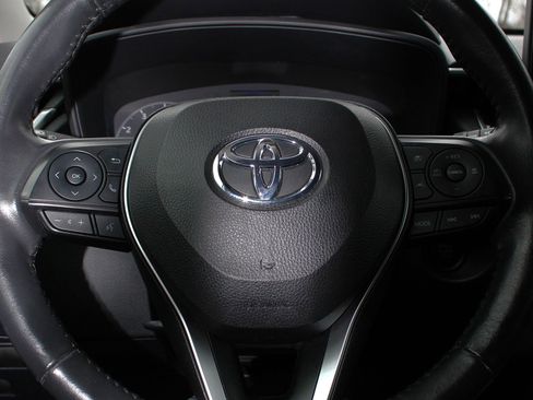 Used 2024 Toyota Corolla Cross LE image 19