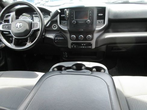 Used 2024 RAM 2500 Big Horn AWD/4WD image 17