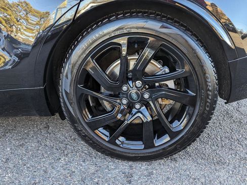 Used 2024 Land Rover Discovery Dynamic SE AWD/4WD image 52