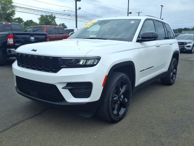 Certified 2023 Jeep Grand Cherokee Altitude AWD/4WD image 2