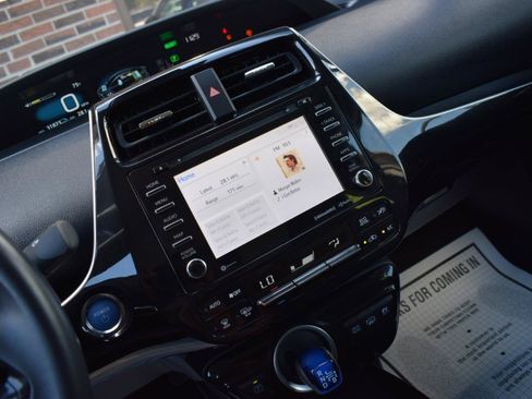 Used 2020 Toyota Prius Prime LE FWD image 17