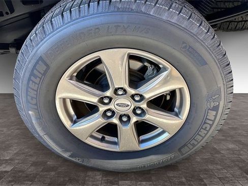 Used 2018 Ford F150 Lariat w/ Equipment Group 502A Luxury image 4