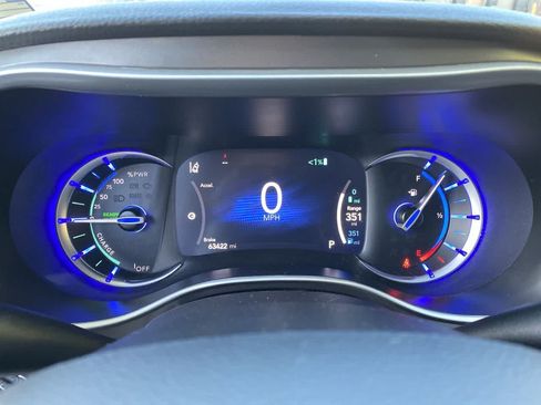 Used 2024 Chrysler Pacifica Limited FWD image 26