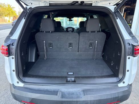 Used 2023 Chevrolet Traverse LT FWD image 23