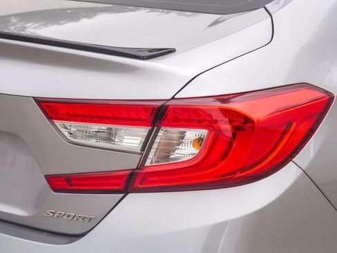 Used 2021 Honda Accord Sport image 10