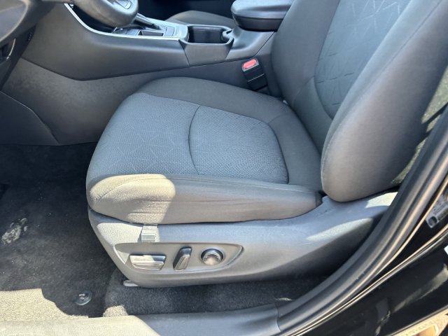 Used 2025 Toyota RAV4 XLE FWD image 20
