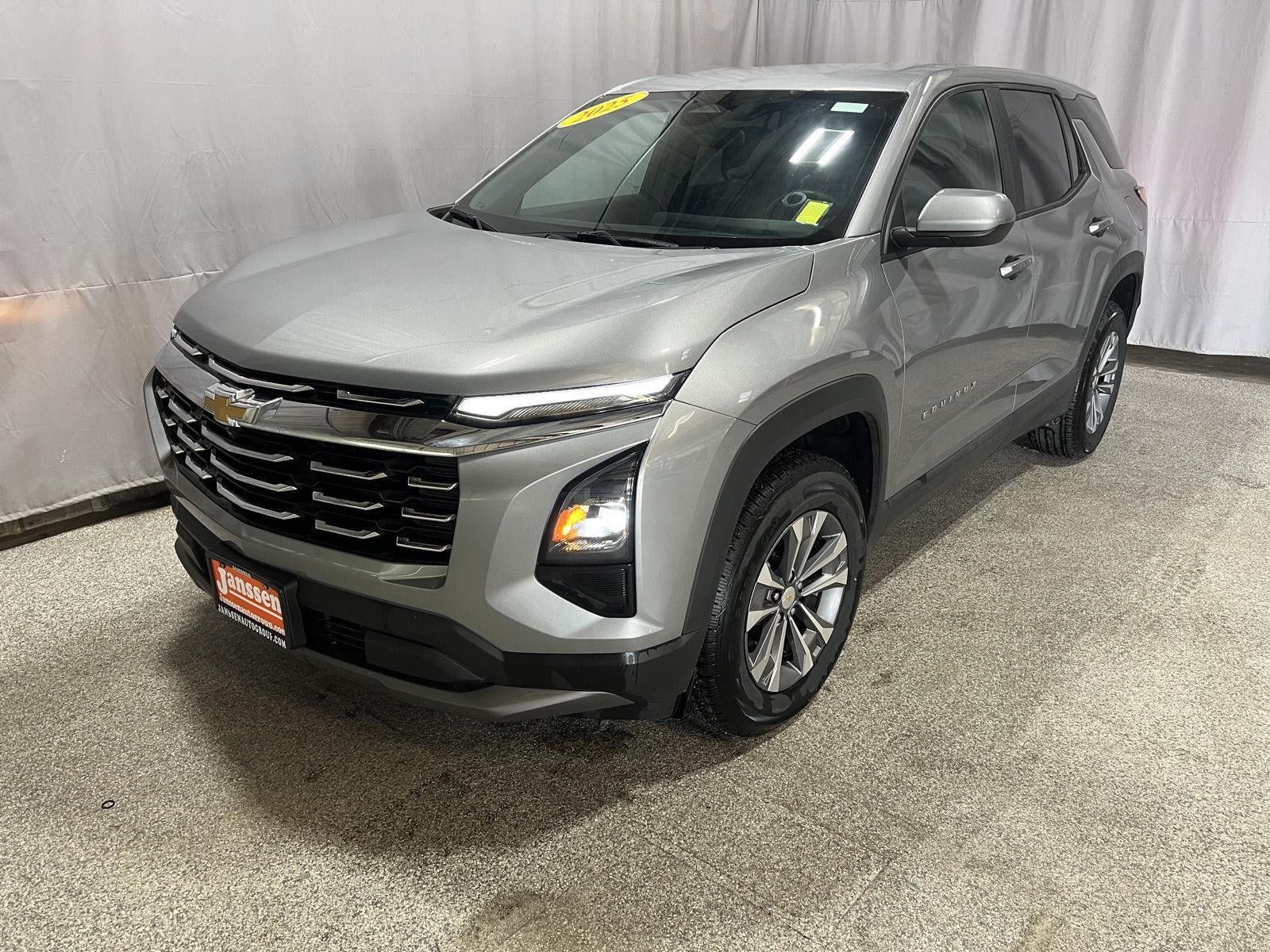 Used 2025 Chevrolet Equinox LT AWD/4WD image 8