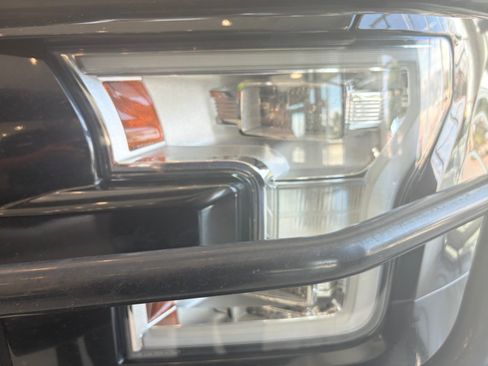 Used 2015 Ford F150 Platinum w/ Equipment Group 701A Luxury AWD/4WD image 9