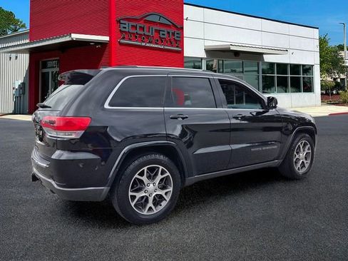 Used 2018 Jeep Grand Cherokee Limited AWD/4WD image 5