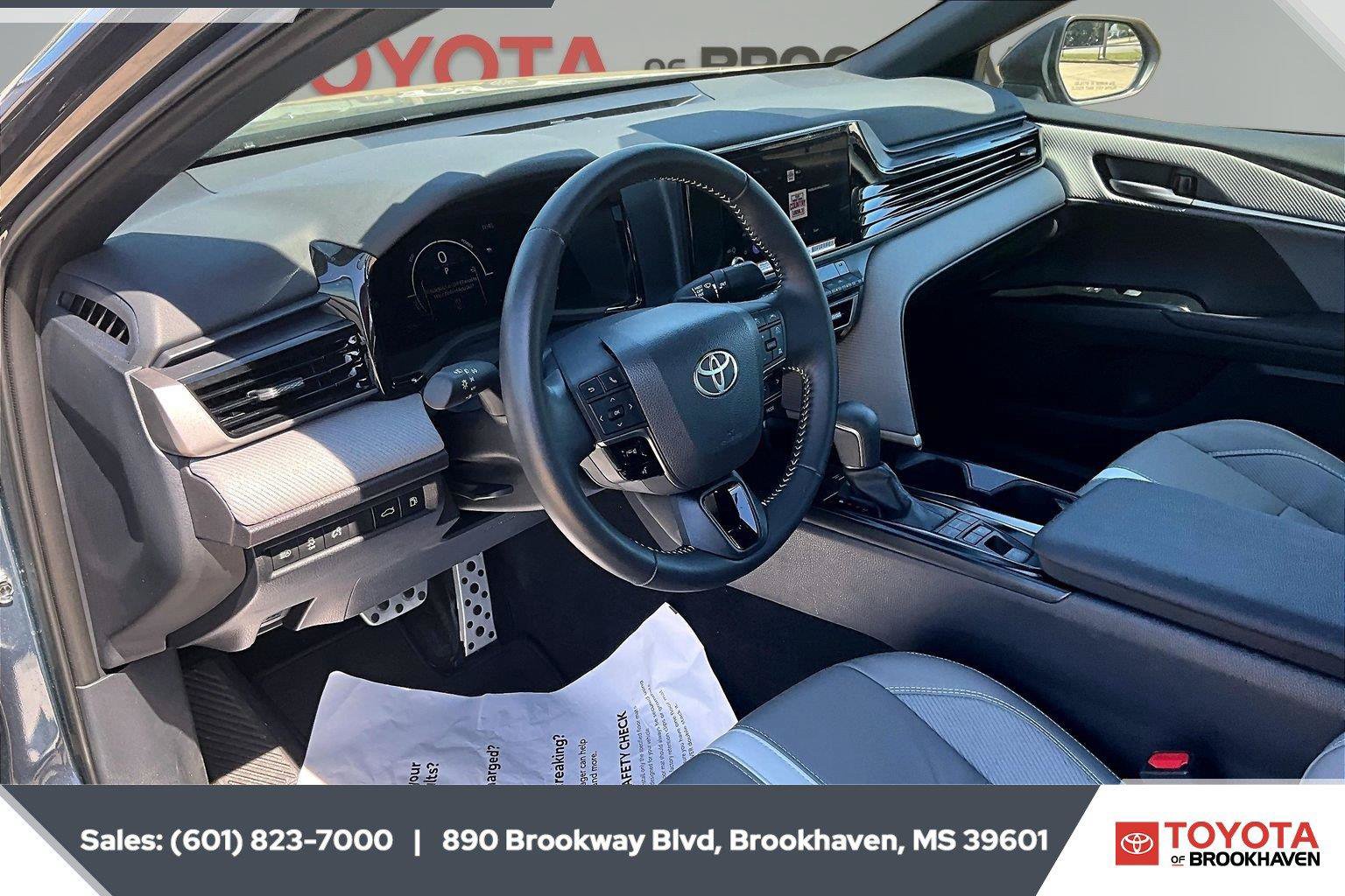 Used 2026 Toyota Camry SE w/ Convenience Package FWD image 12