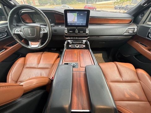 Used 2019 Lincoln Navigator Reserve AWD/4WD image 19