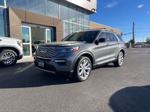 Used 2022 Ford Explorer Platinum w/ Equipment Group 601A image 3