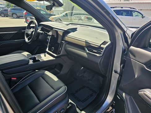 Certified 2024 GMC Acadia Denali w/ Super Cruise Package AWD/4WD image 10