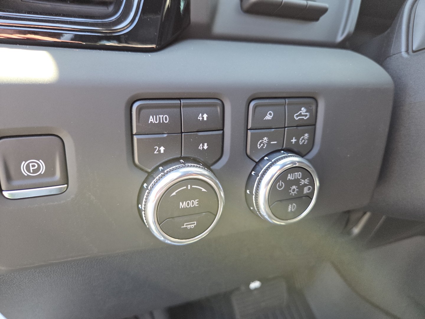 New 2026 GMC Sierra 2500 AT4X w/ AT4X AEV Edition AWD/4WD image 6