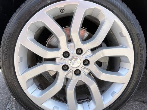 Used 2017 Land Rover Range Rover HSE AWD/4WD image 9