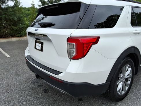Used 2020 Ford Explorer XLT w/ Equipment Group 202A RWD image 14