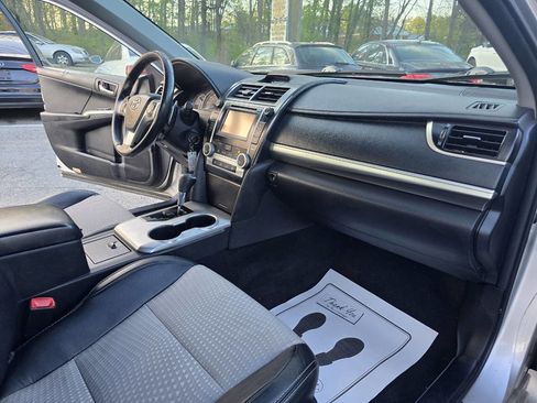 Used 2012 Toyota Camry SE image 29