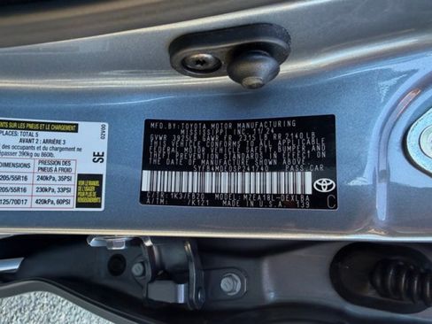 Used 2025 Toyota Corolla LE w/ LE Premium Package FWD image 21