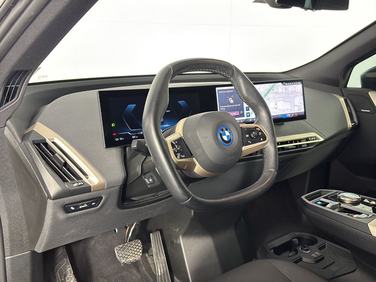 Used 2024 BMW iX xDrive50 w/ Convenience Package AWD/4WD image 4