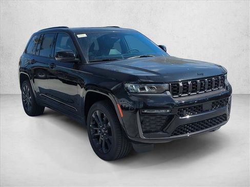 Used 2026 Jeep Grand Cherokee Limited AWD/4WD image 6