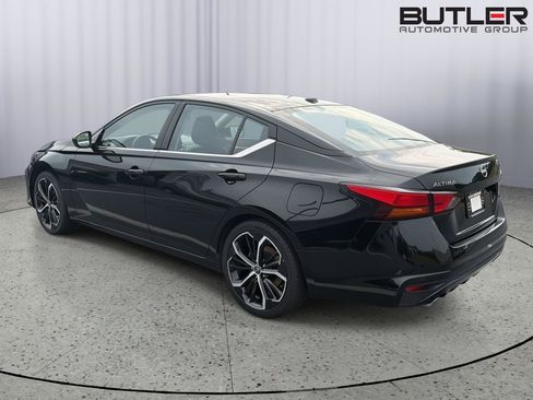 Used 2024 Nissan Altima 2.5 SR FWD image 9