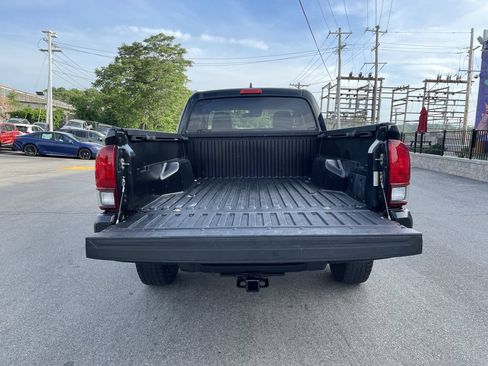 Certified 2019 Toyota Tacoma SR AWD/4WD image 13
