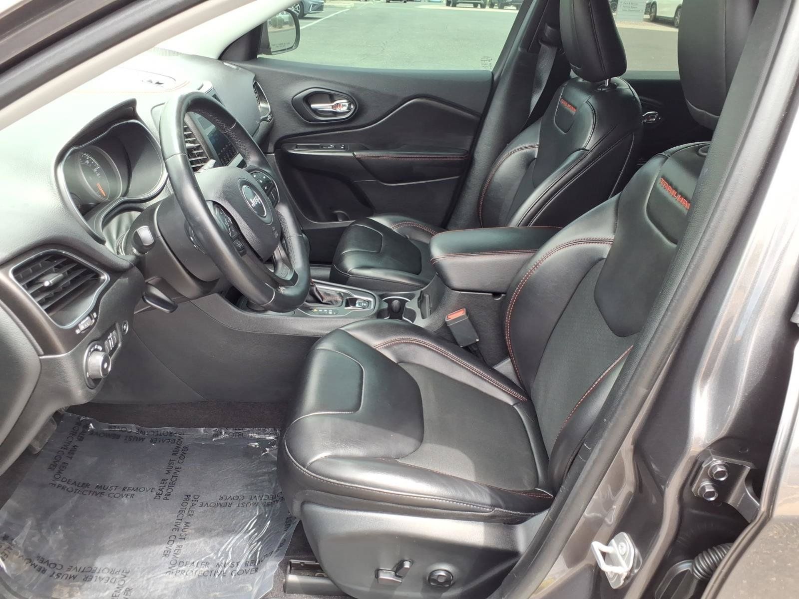 Used 2019 Jeep Cherokee Trailhawk w/ Comfort/Convenience Group AWD/4WD image 19