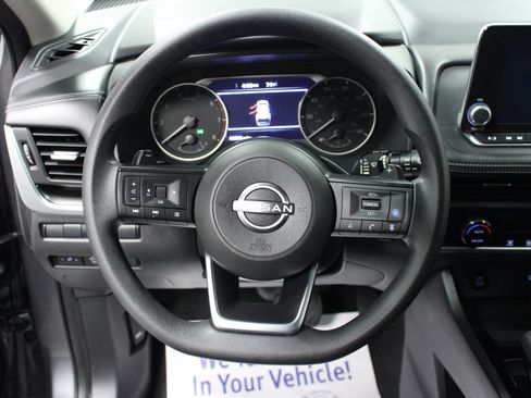 Used 2024 Nissan Rogue SV AWD/4WD image 17
