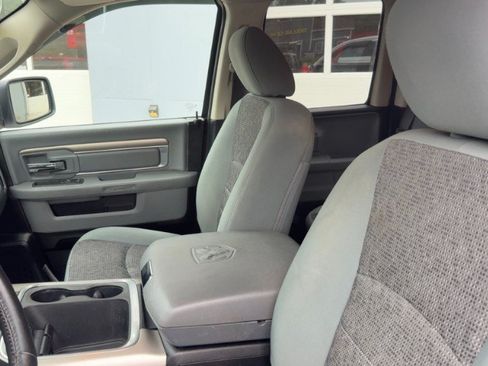 Used 2018 RAM 1500 SLT AWD/4WD image 10