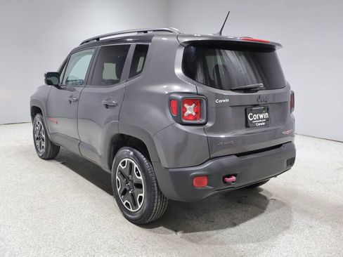 Used 2017 Jeep Renegade Trailhawk w/ Popular Equipment Group AWD/4WD image 4