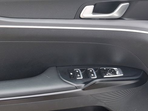 Used 2022 Kia K5 GT-Line image 12