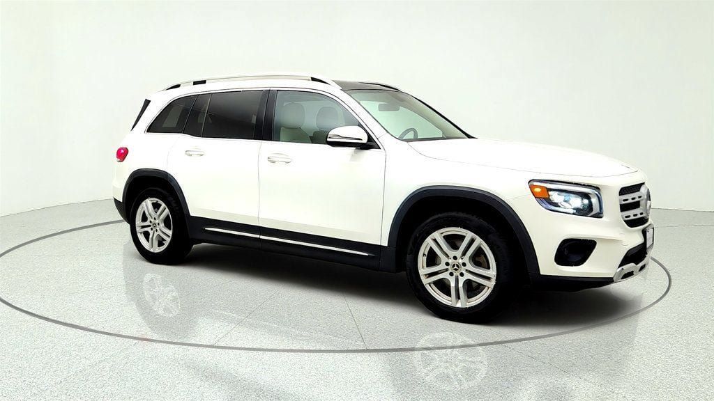 Used 2023 Mercedes-Benz GLB 250 4MATIC image 3
