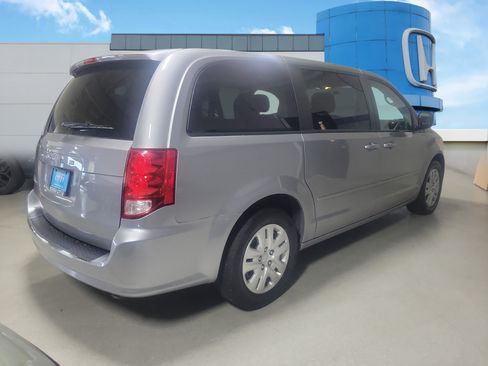 Used 2015 Dodge Grand Caravan SE w/ Quick Order Package 29E SE FWD image 5