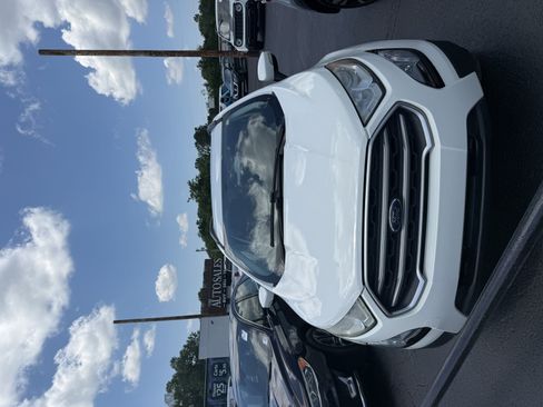 Used 2018 Ford EcoSport SE w/ SE Convenience Package FWD image 1