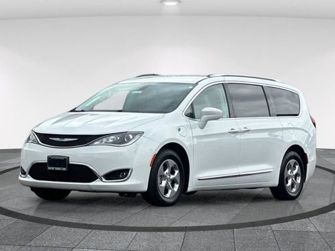 Used 2020 Chrysler Pacifica Touring-L w/ Premium Audio Group image 10