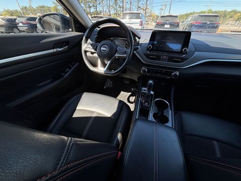 Used 2025 Nissan Altima 2.5 SR image 36
