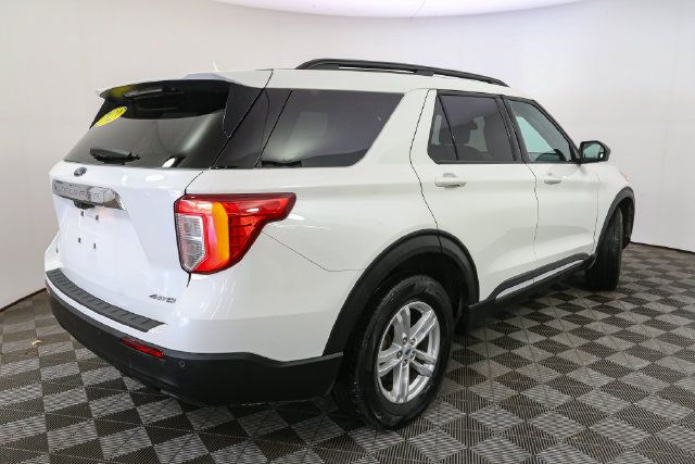 Used 2023 Ford Explorer XLT AWD/4WD image 13