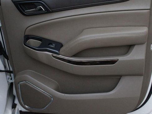 Used 2018 GMC Yukon XL SLT w/ Open Road Package image 18