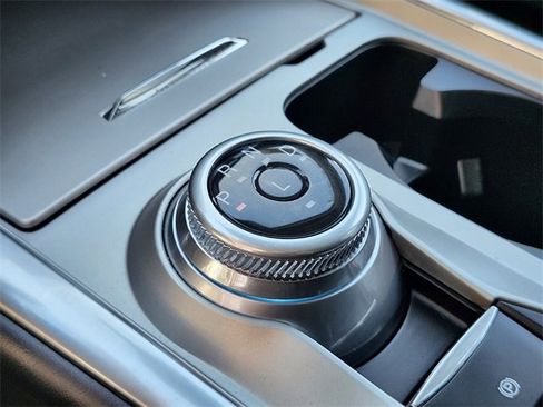 Certified 2022 Ford Explorer XLT w/ Equipment Group 202A image 28