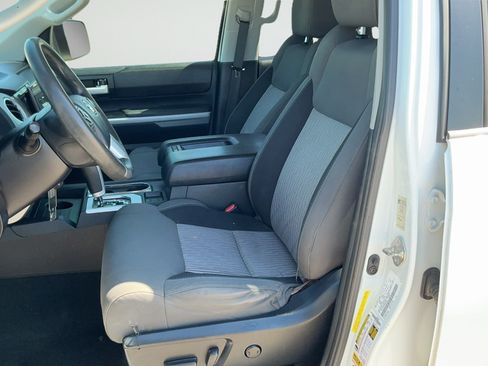 Used 2015 Toyota Tundra SR5 w/ SR5 Upgrade Package AWD/4WD image 17