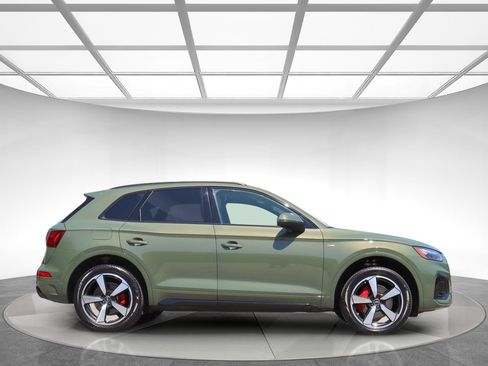 Used 2024 Audi Q5 2.0T Premium Plus w/ Premium Plus Package AWD/4WD image 5