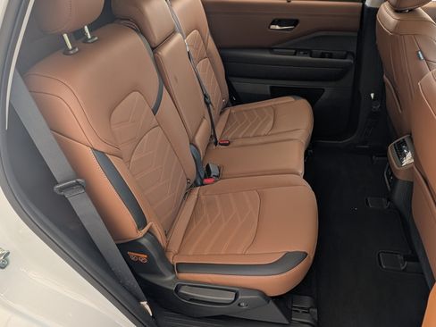 Used 2025 Nissan Pathfinder Platinum w/ Cargo Package FWD image 21