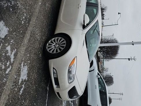 Used 2012 Buick Regal Leather image 7