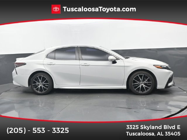 Used 2024 Toyota Camry SE FWD image 1